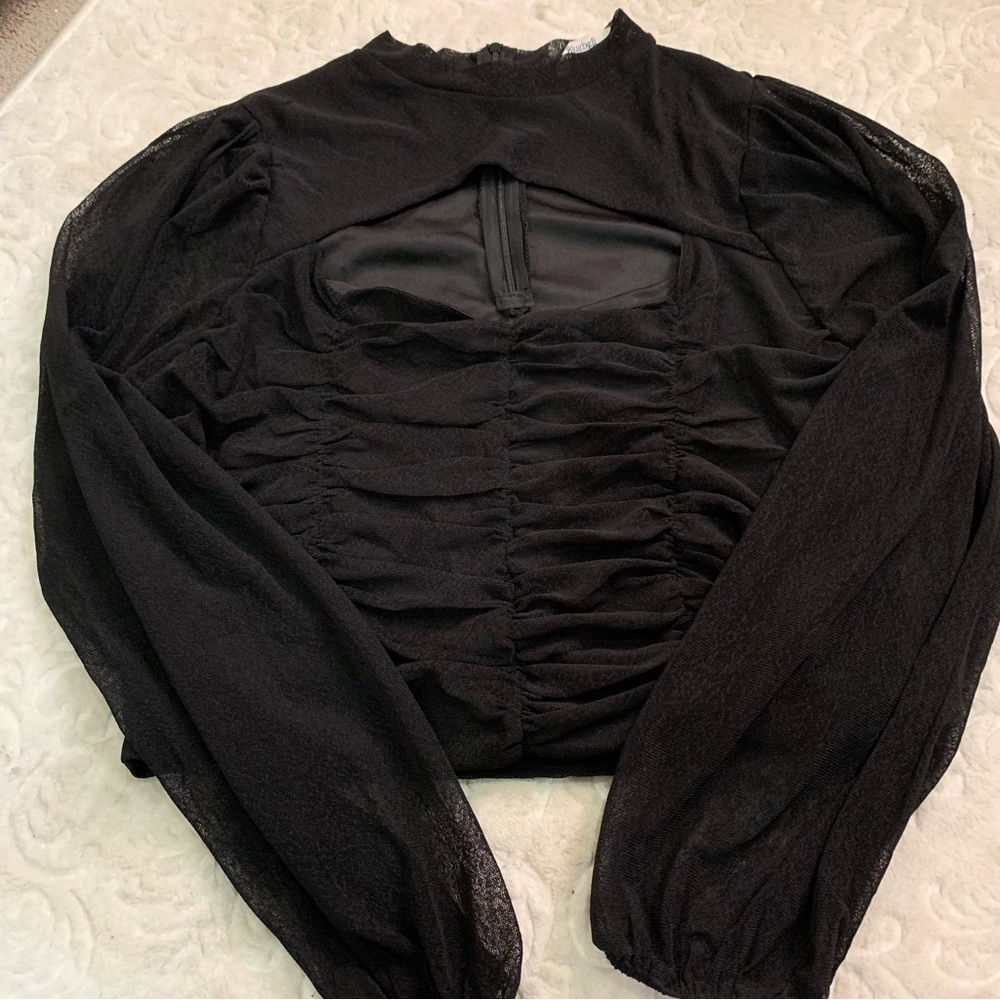 Cute Crop long mesh sleeve with cut out and zipper
